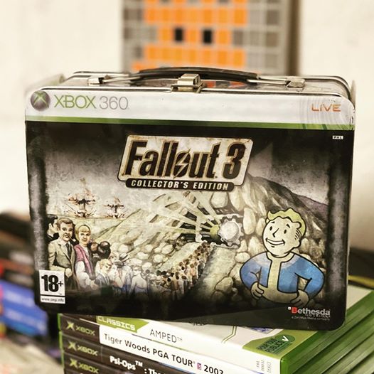 Cette version collector de #Fallout3 sur #Xbox360 était vraiment bien fichue. ? #fallout #videogames #Xbox #postapocaly…