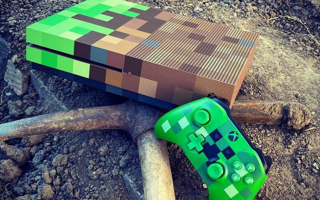 Xbox One S Edition Minecraft #xboxones #minecraft #xbox #xboxone #xboxonex #xboxseriesx #xboxlive #mine #craft #instagamer #instagaming #xboxmvp https://t.co/HYMsXTkmKM pic.twitter.com/Kqpr7dMKE9