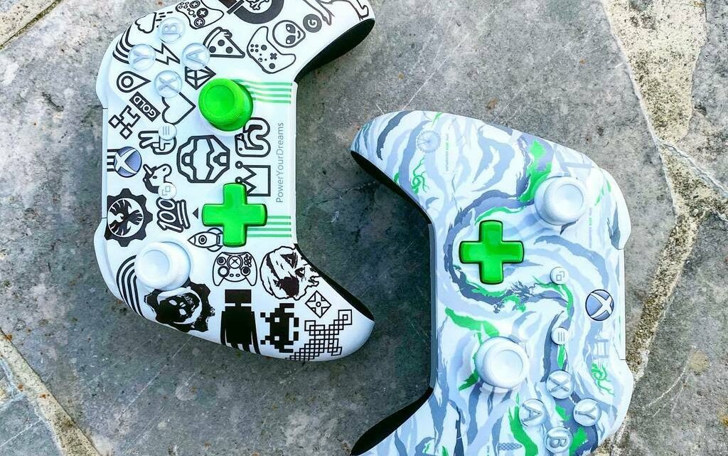 Manettes #XboxOne / Controllers #manette #controller #xbox #xboxones #xboxonex #xboxseriesx #xboxseries #x019 #xboxmvp #instagaming #instagamer #green https://t.co/9EAuIpAamB https://t.co/CTYgzvnGBC