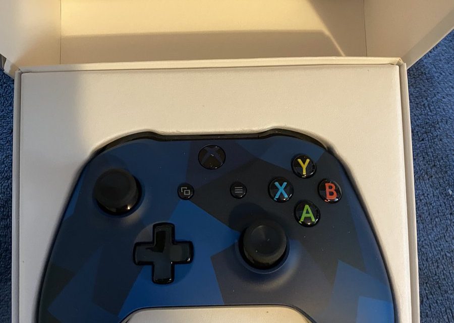 I got a new controller for my Xbox since mine was broken. Interestingly enough, the Game Pass Ultimate trial code sheet mentions the unannounced @Xbox Series S. It’s definitely a thing. https://t.co/GX1rOYG5g7