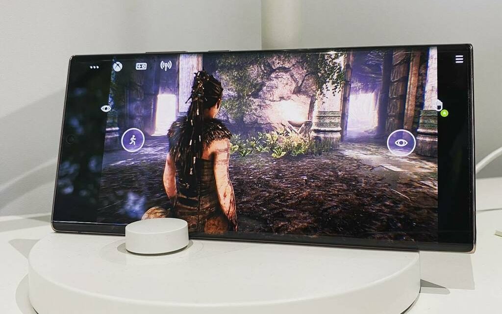 Quand t’es au boulot sans ta console le midi … #xcloud #xbox #senuassacrifice #hellblade #stream #touch #android #samsungnote20ultra #xboxone #xboxseriesx #xboxseriess #instagamer #instagaming #xboxmvp #xboxgamepass https://t.co/qVc52v9Lwy pic.twitter.com/5M8iszIqx7