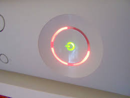 Souvenir souvenir Avez-vous connu le Red Ring of Death ( Anneau rouge de la mort )sur la #Xbox360 ? pic.twitter.com/nbjRvtcG2n